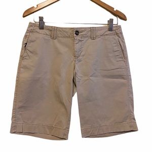 ❤️ 3/$15 Old Navy Low Rise Khaki Shorts